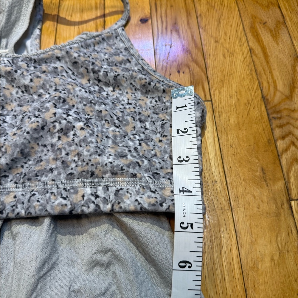 lululemon athletica Gray and White Women's Top - Picture 5 of 5